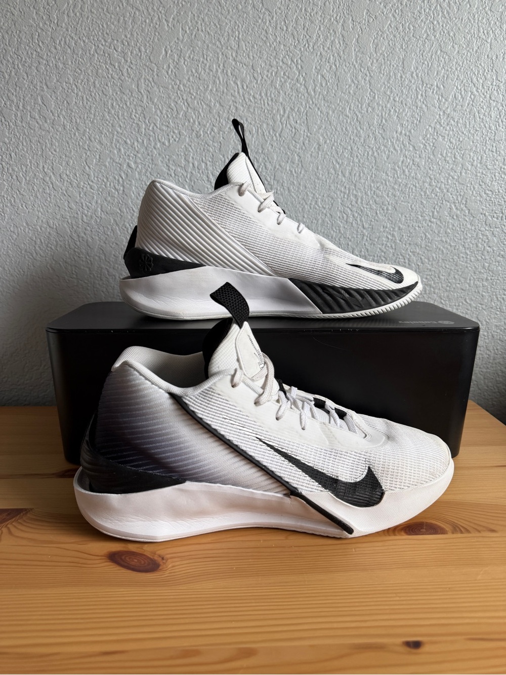 Nike G.T. Jump Academy Basketball Shoes White Black Silver Men’s Size 10